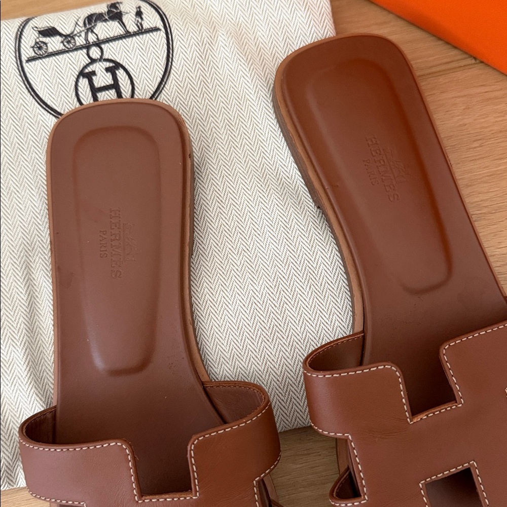Hermès Oran Brown Leather Slide Sandals - Picture 3 of 8